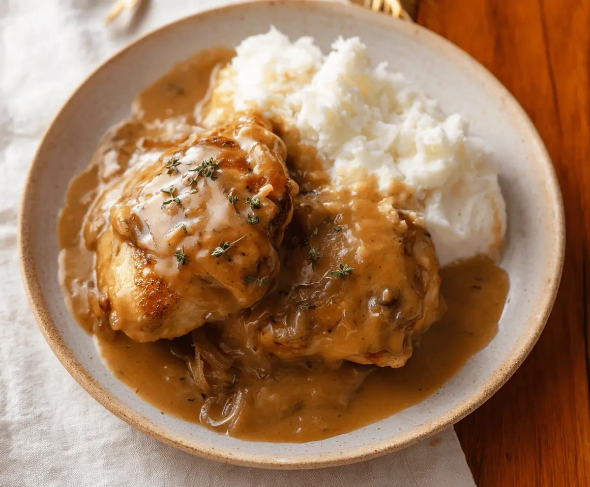 Easy Smothered Chicken and Creamy Gravy